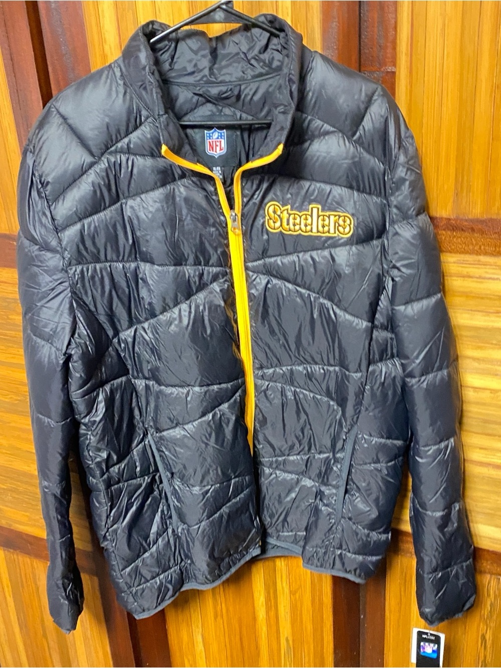 Jacket Mens Puffer Jacket Size XL NFL Pittsburgh Steelers New With Tag